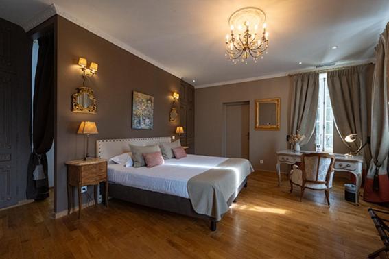 Domaine De Larchey Hotell Saint-Médard-dʼEyrans Exteriör bild